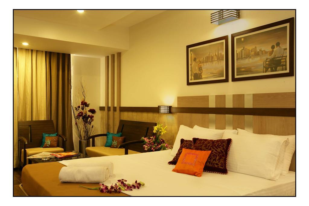 Hotel Utsav Deluxe Pune Dış mekan fotoğraf
