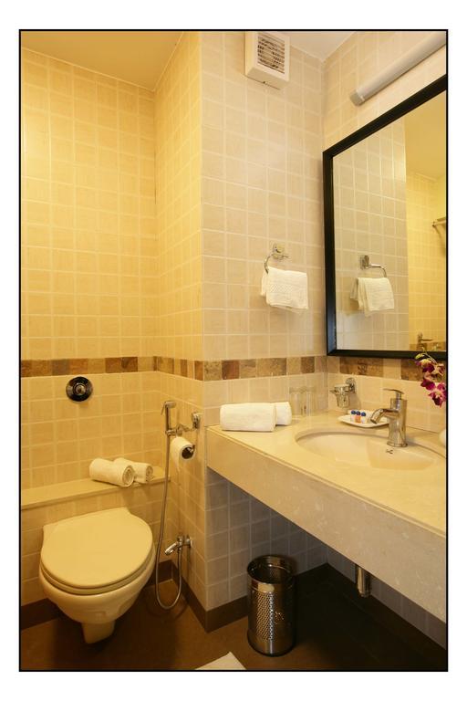 Hotel Utsav Deluxe Pune Dış mekan fotoğraf