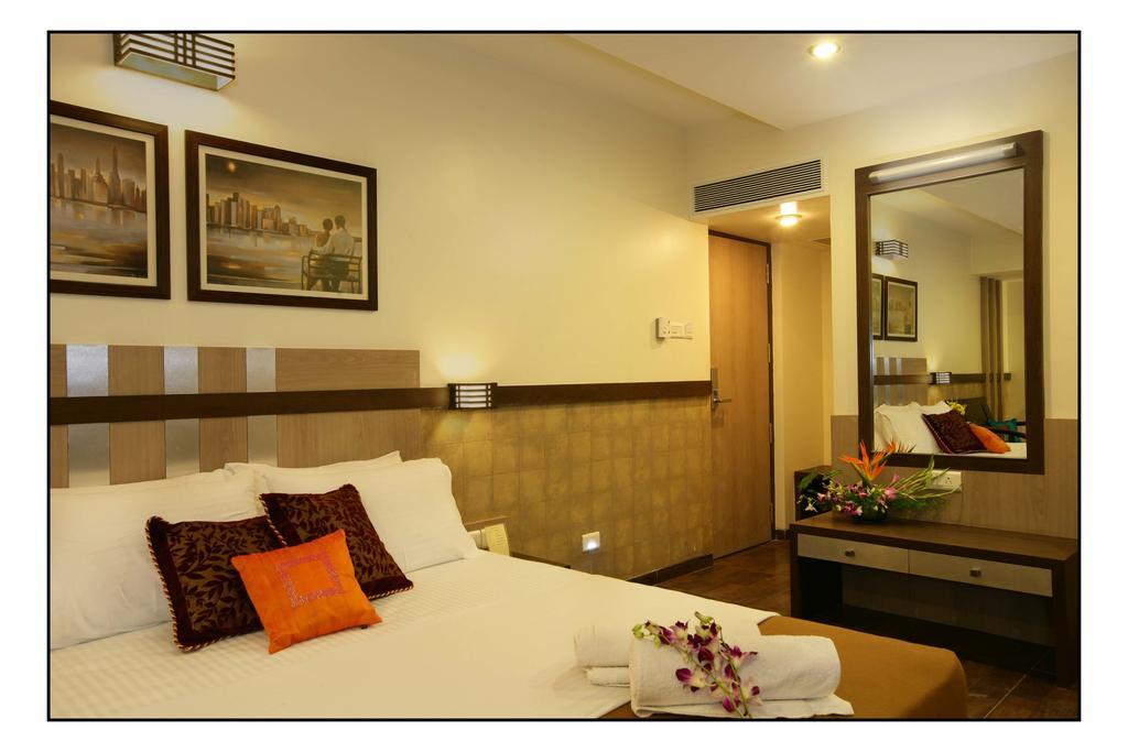 Hotel Utsav Deluxe Pune Dış mekan fotoğraf