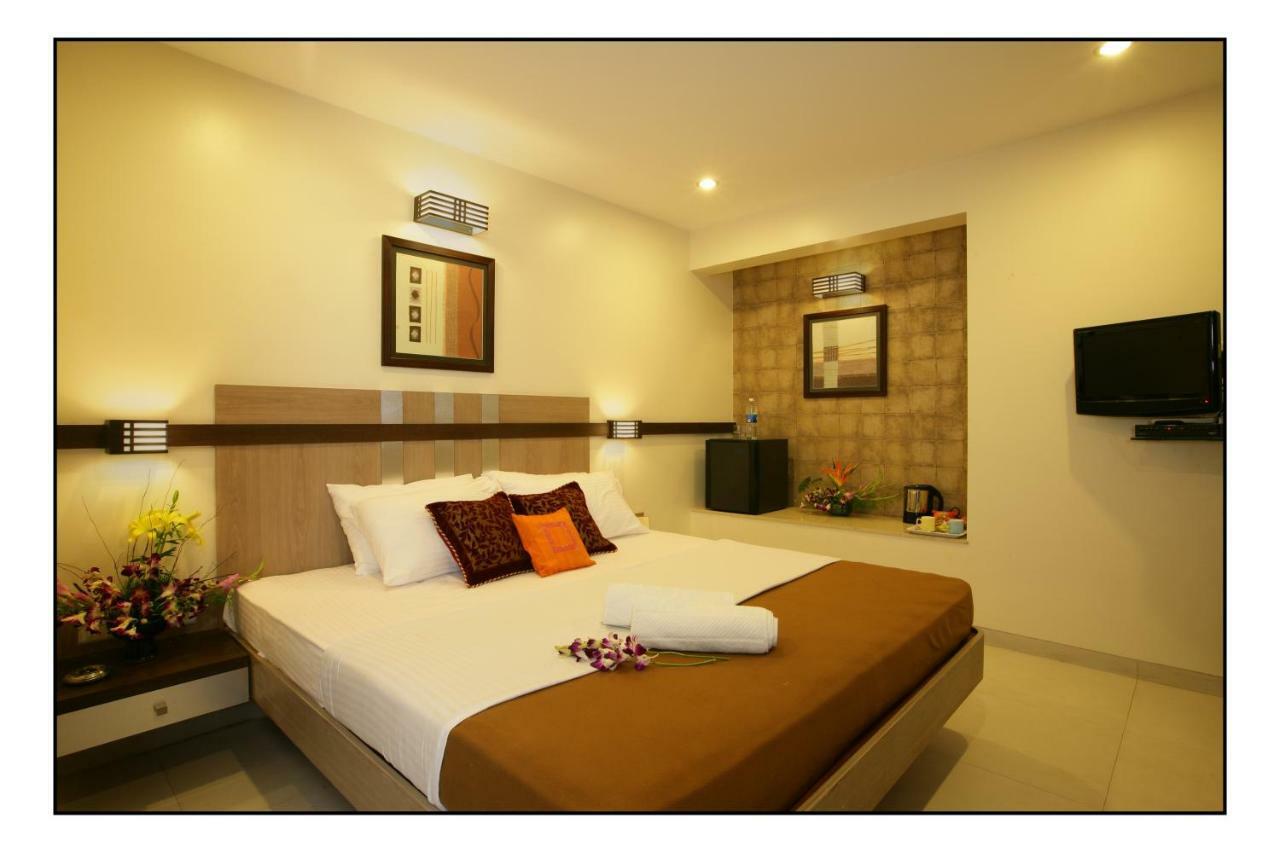 Hotel Utsav Deluxe Pune Dış mekan fotoğraf